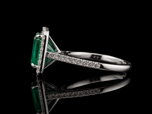 Smaragdring 3,06 ct mit 0,80 ct Diamanten
