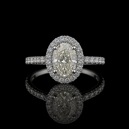 Ovaler Diamantring mit Halo – 1,87 ct – 18 kt Weißgold