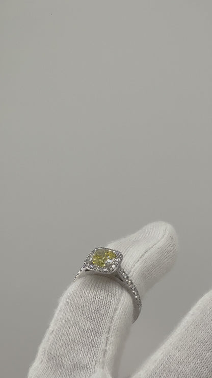 Yellow Diamond Halo Ring 0,92 ct in 18 Karat Weißgold
