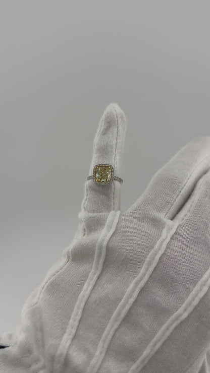 Yellow Diamantring 3,90 ct mit 0,48 ct Diamanten – Halo Ring