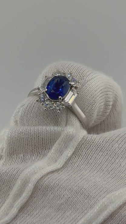 1,43 ct Saphir Halo Ring mit Baguette-Diamanten | 18K Weißgold