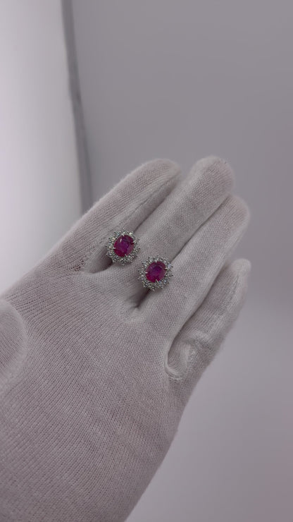 Rubin Halo Ohrstecker mit Diamanten
